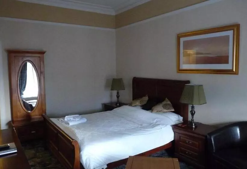 اتاق خانوادگی, Bank Guest House