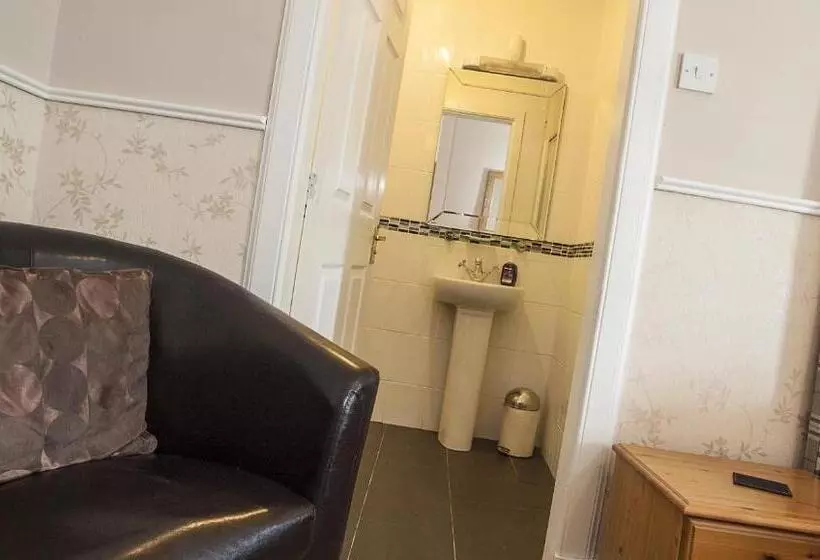 اتاق عادی, Bank Guest House