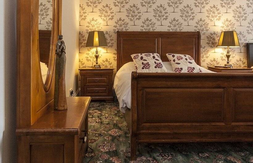 Семейный Номер, Bank Guest House