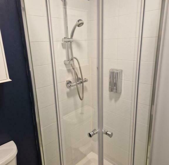 חדר סטנדרט, Chamberlain House