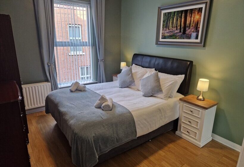 חדר סטנדרט, Chamberlain House