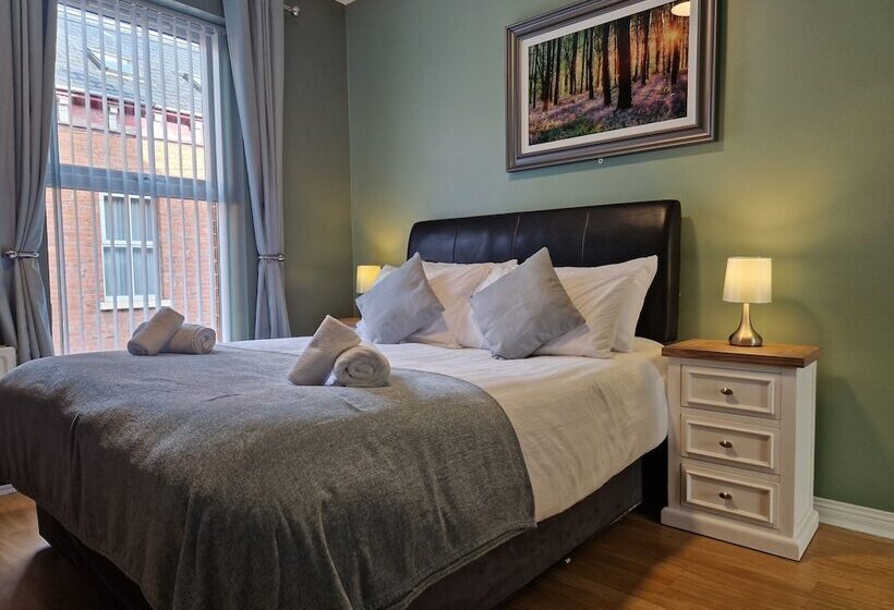 חדר סטנדרט, Chamberlain House