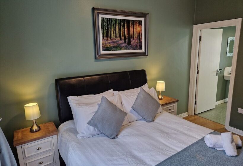 חדר סטנדרט, Chamberlain House