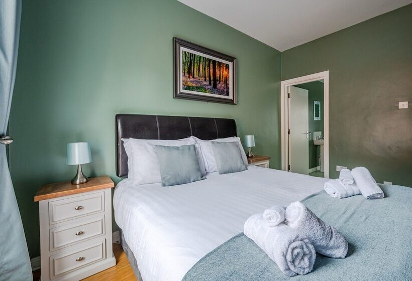 חדר סטנדרט, Chamberlain House