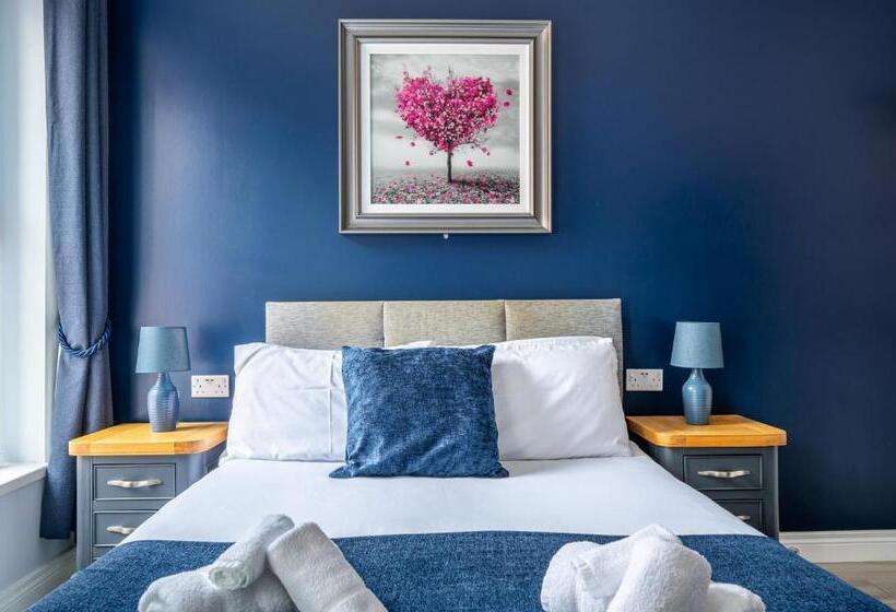 חדר סטנדרט, Chamberlain House