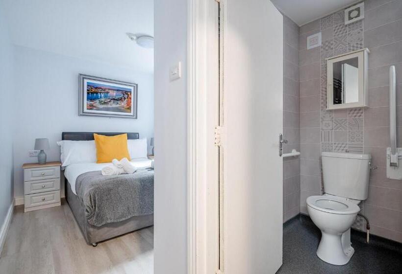 חדר סטנדרט, Chamberlain House