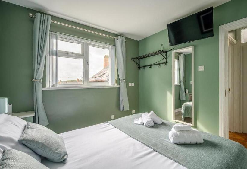 חדר סטנדרט, Chamberlain House