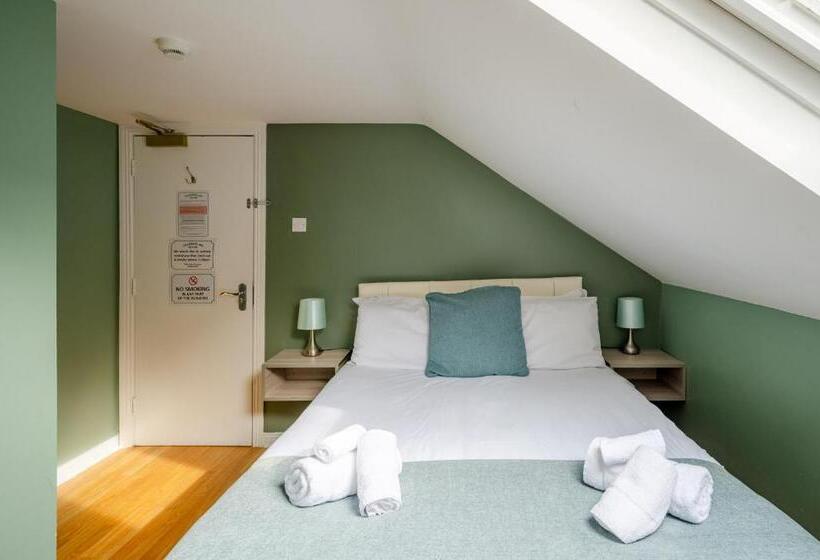 חדר סטנדרט, Chamberlain House