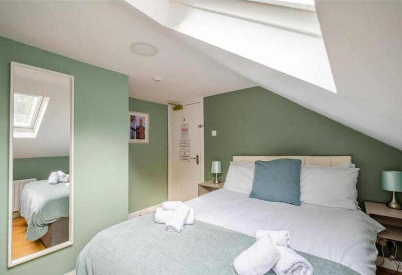 חדר סטנדרט, Chamberlain House