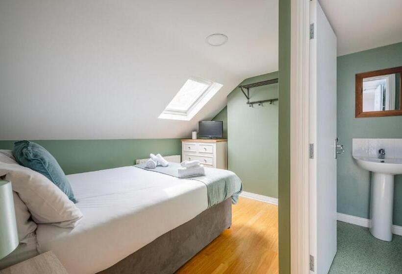 חדר סטנדרט, Chamberlain House