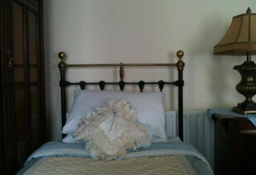 Номер Стандарт, Charlemont House