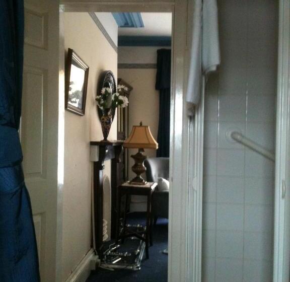 Номер Стандарт, Charlemont House