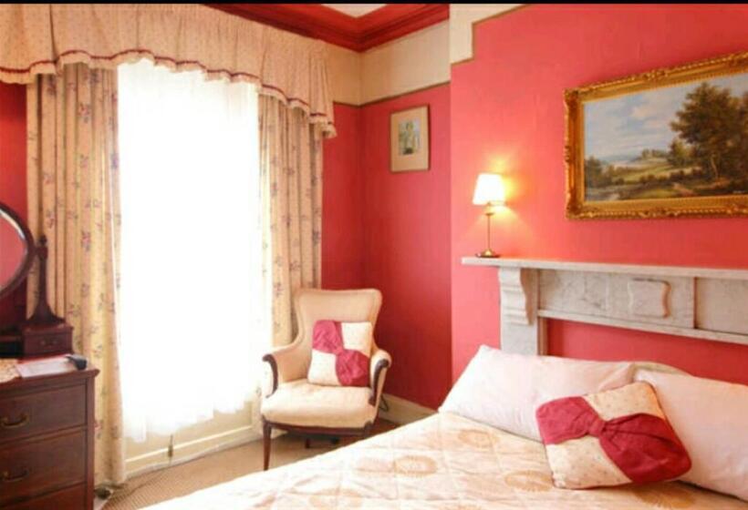 Номер Стандарт, Charlemont House