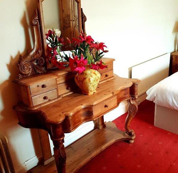 Номер Стандарт, Charlemont House