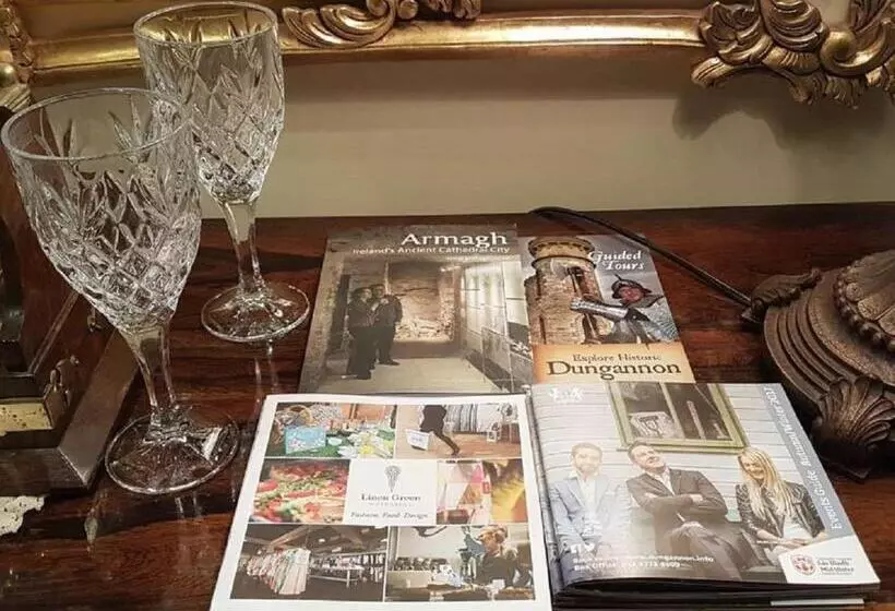 バス共有のスタンダードルーム, Charlemont House