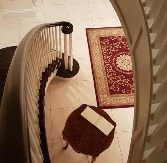 Дом 1 Спальня, Charlemont House