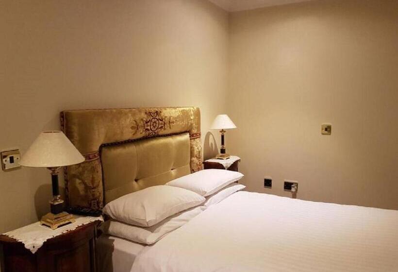 Дом 1 Спальня, Charlemont House