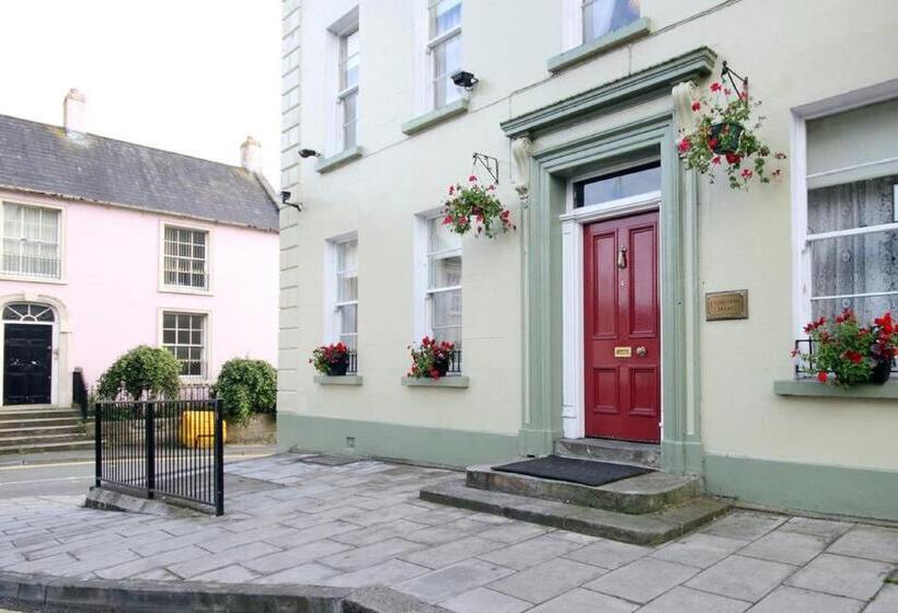 Дом 1 Спальня, Charlemont House