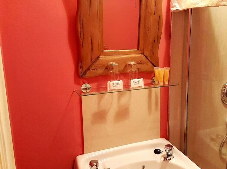 Номер Стандарт, Charlemont House