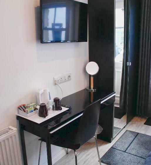 Номер Стандарт, Miller House Courtyard