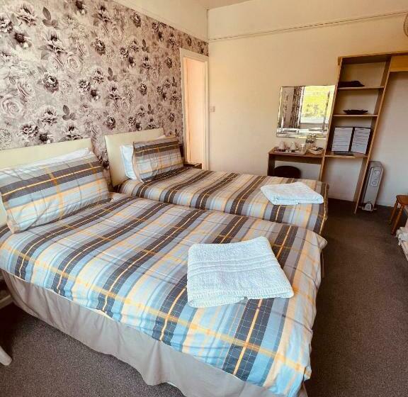 バス共有のスタンダードルーム, The Rosefield