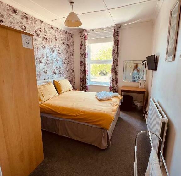 バス共有のスタンダードルーム, The Rosefield