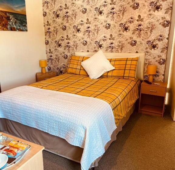 スタンダードルーム, The Rosefield