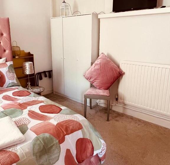 ベーシックルーム, The Rosefield