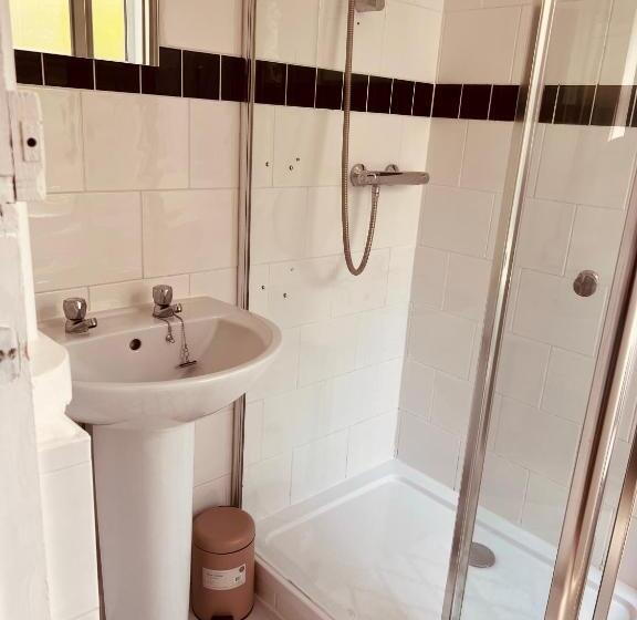 ベーシックルーム, The Rosefield