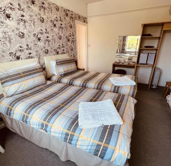 バス共有のスタンダードルーム, The Rosefield