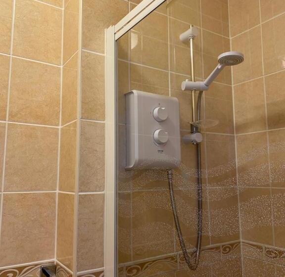 ファミリールーム, The Rosefield