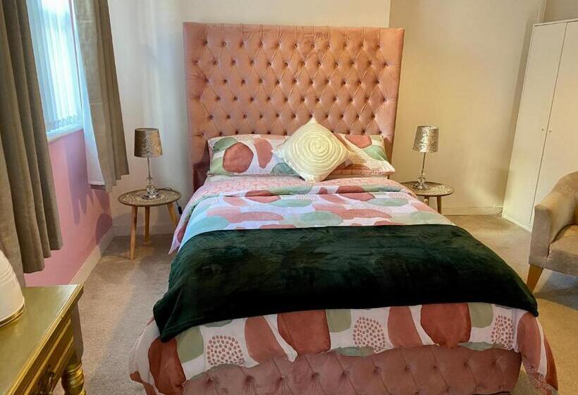 ベーシックルーム, The Rosefield