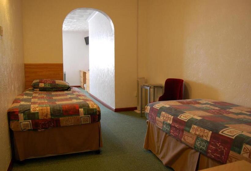 חדר סטנדרט לארבעה, The Wight