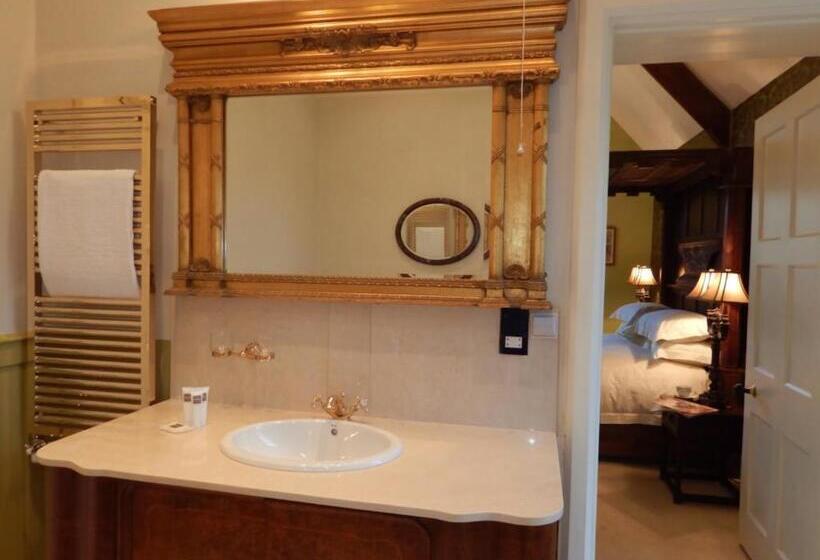 Standard Room, Westgate Manor