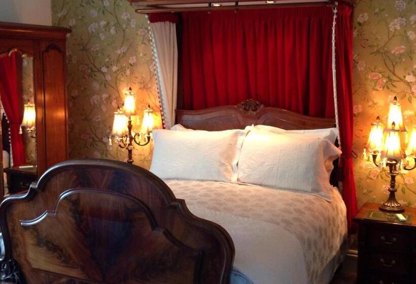 Standard Room, Westgate Manor