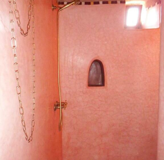 اتاق استاندارد یک نفره, Dar Paru