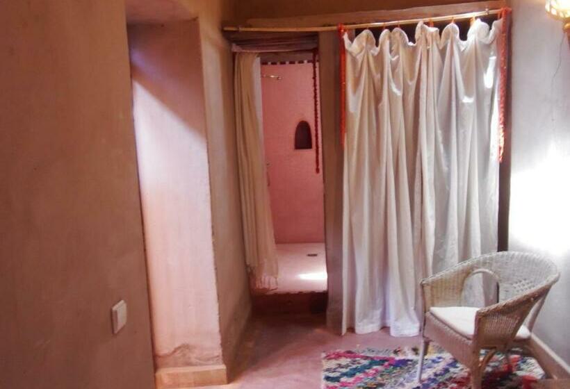 اتاق استاندارد یک نفره, Dar Paru