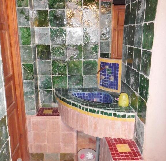 اتاق استاندارد با تراس, Dar Paru