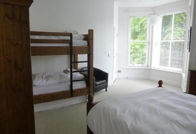 חדר משפחתי, Rooms36