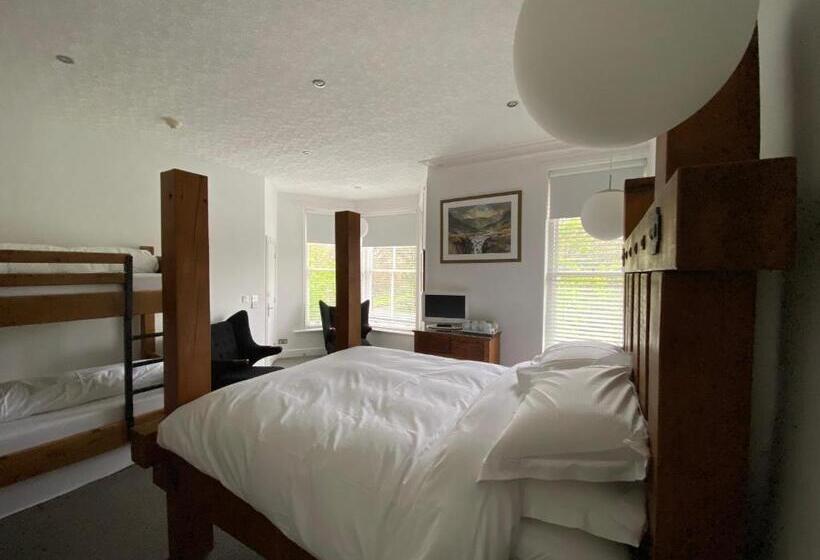 חדר משפחתי, Rooms36