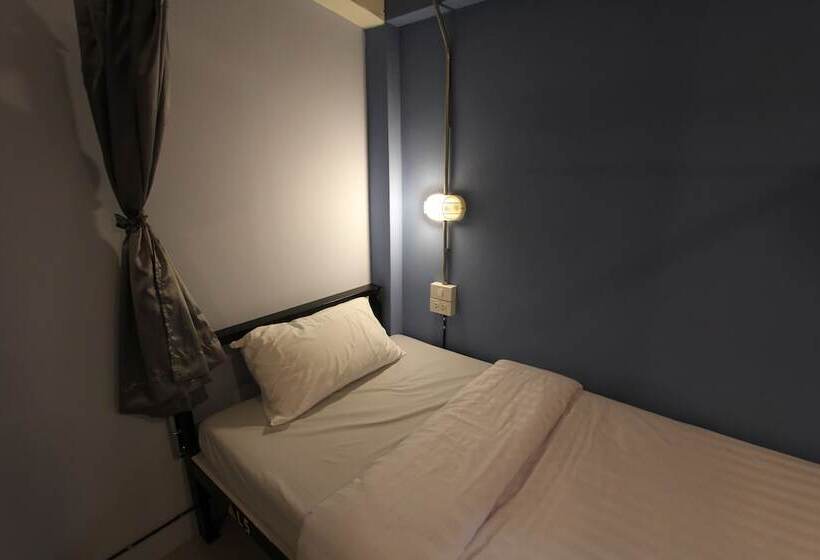 Кровать в Общей Комнате, D Well Hostel