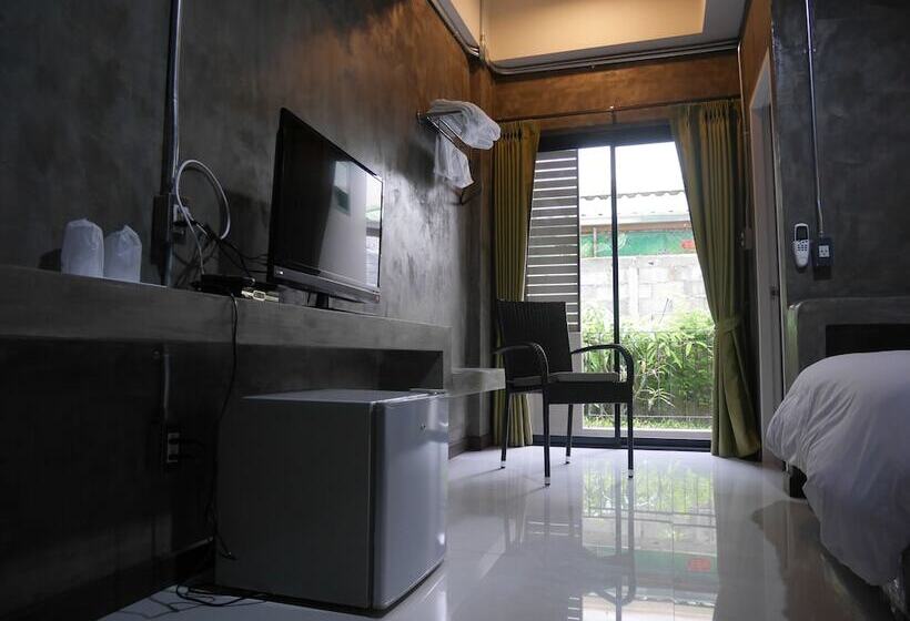 غرفة قياسية, Green Garden Place