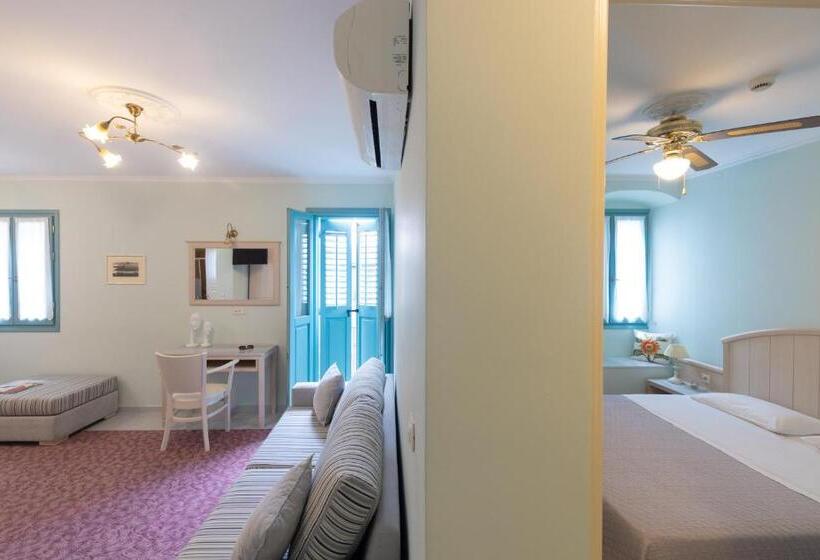 סוויטה עם מרפסת, 999 Luxury