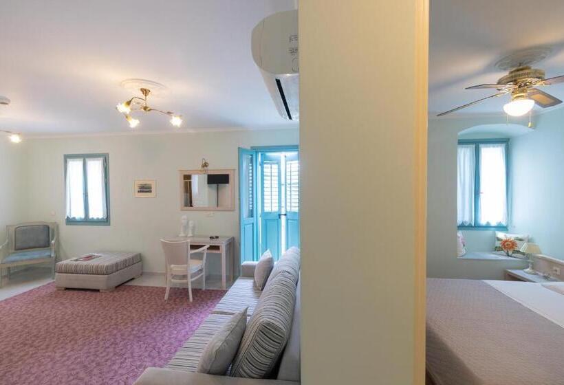 סוויטה עם מרפסת, 999 Luxury