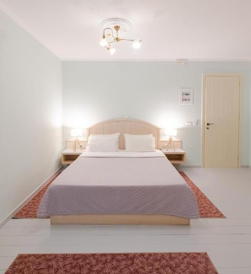 家庭间, 999 Luxury