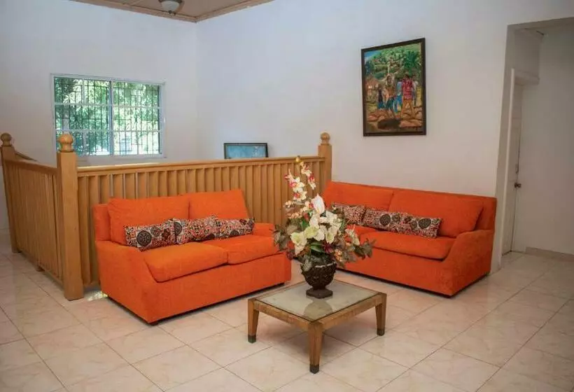 اتاق لوکس یک تخته, Auberge Villa Cana