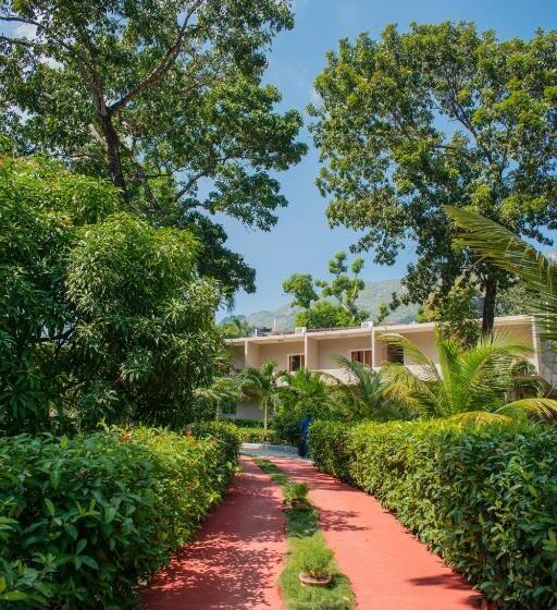 استودیوی سوپریور, Auberge Villa Cana