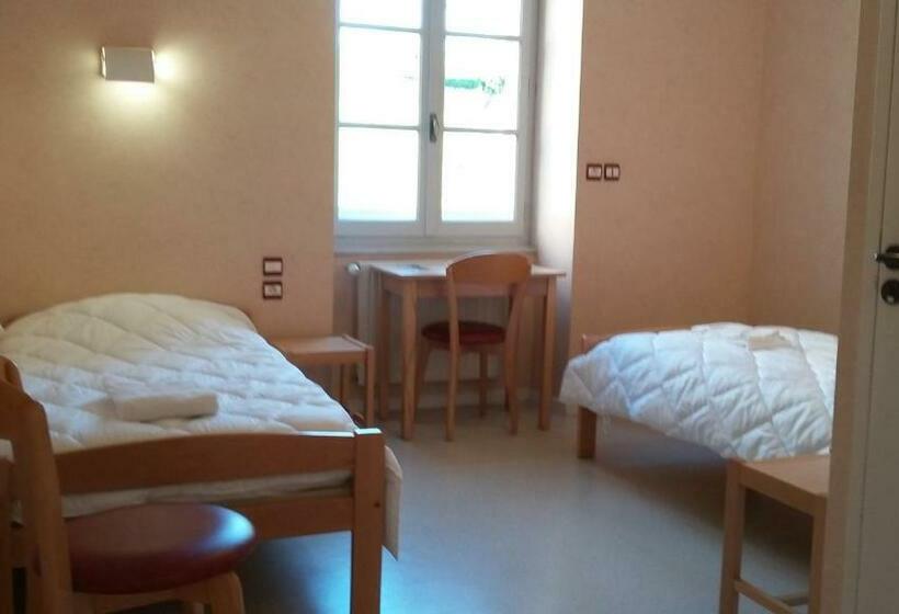 スタンダードルーム, Accueil Du Couvent De Malet