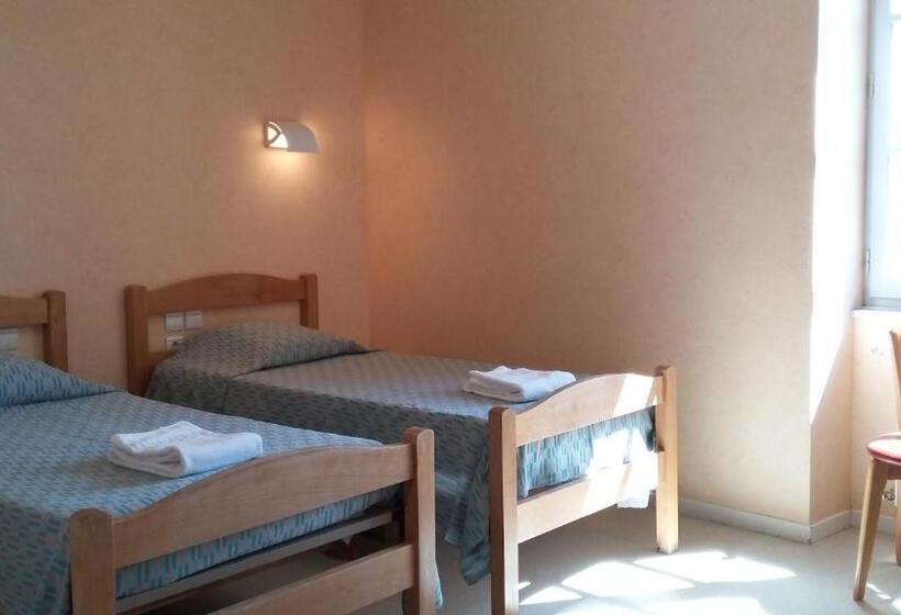 スタンダードトリプルルーム, Accueil Du Couvent De Malet