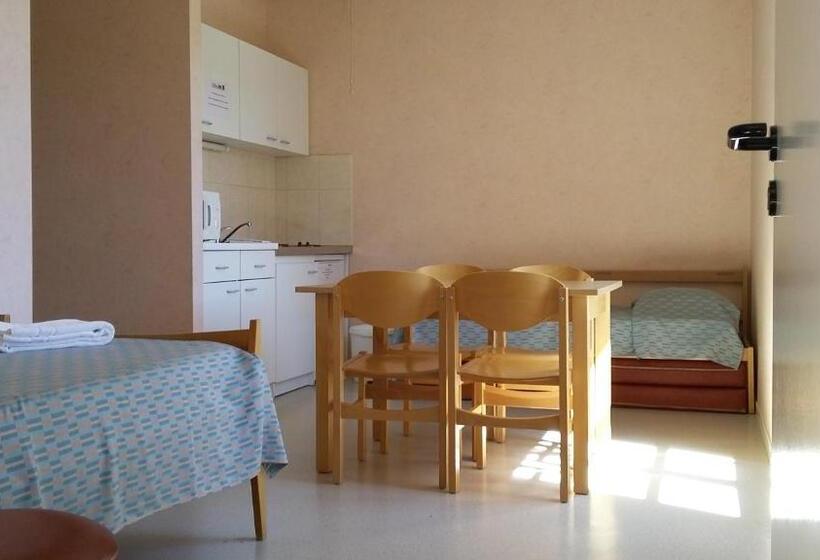 スタンダードスタジオ, Accueil Du Couvent De Malet